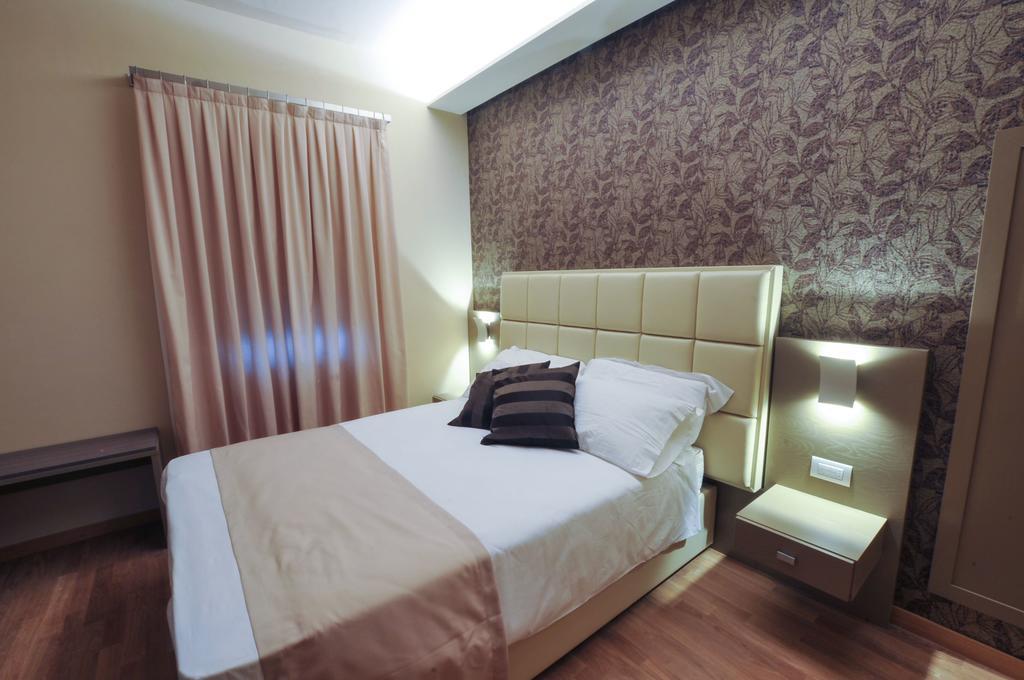 Hotel Dori เปสเคียรา เดล การ์ดา ห้อง รูปภาพ